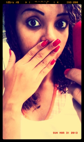 Nαõ soou peerfeeitα, neiim doonα dα veerdαdee.
Maaiis, soouu doonα dee miim, doonα dαss minhαs vantαdes