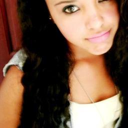 sou mto ilaria, sou divertida, linda, animada,extremamente corinthiana, engraçada, apaixonada, sou inteligente e misteriosa!!!
ME SEGUE Q EU TI SIGO