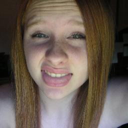 ; waddupp .. manee followw mee ( : i post the realest / funniest shxt . 
; followw maa bestfriend @AyooSmileyy .