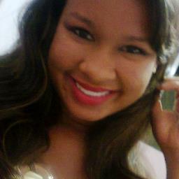 Sou louca por vampiros , e tenho Orgulho de ser fã do @IanSomerhalder e do @Cbjroficial s2 , isso basta !