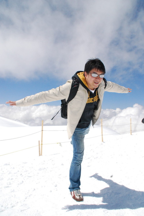 firstrapper's profile picture. Marketing Communications Specialist in the Energy, Defense & IT industry / Vanderbilt MBA / Sports mania / Brit Pop / Father of lovely Amy & Woojin