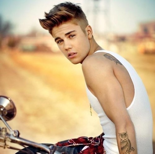 hello my name is Laura Just, I'm 15 years old. I'm a huge fan of Justin Drew Bieber! I come from Denmark of. 3