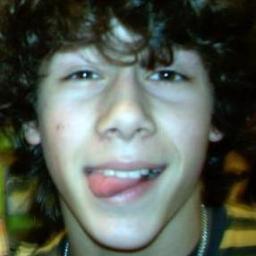 Jonas Brothers mi vida entera... mmm, si creo que eso lo resume todo.