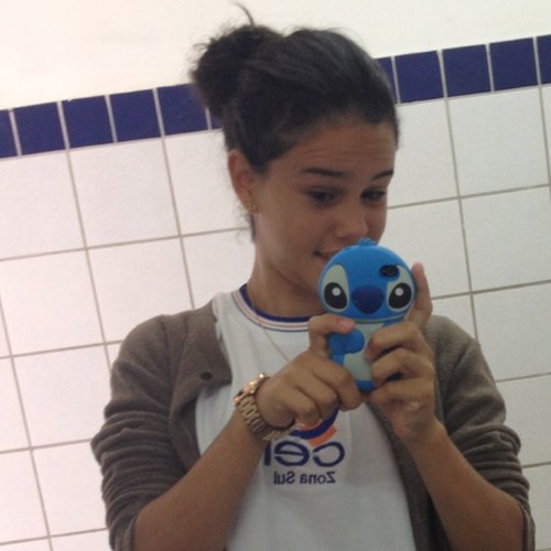 Meiga, louca ,educada, besta, engraçada, amo fotos e amo 1D
http://t.co/1I1BJAc1hk