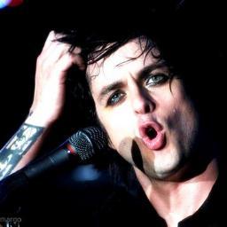 there's nothing wrong with me
This is how I'm supposed to be
In the land of make believe
That don't believe in me