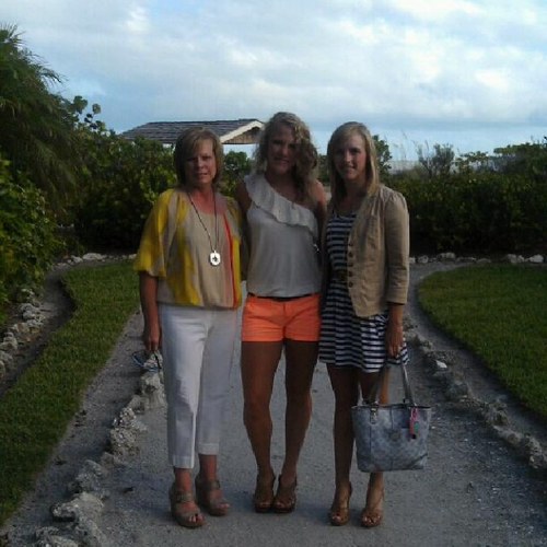 MeluginKimberly's profile picture. 