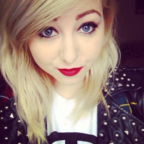 CatAshe_'s profile picture. been with the 1D boys from the start #proudfan xx   The best way to get going is to quit talking and begin doing - Walter Elias Disney -my hero ♥