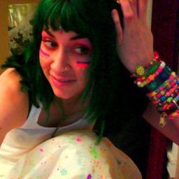 Space princess extraordinaire! Exclamation point enthusiast! Dance party addict!
크크크크크크크크크크크크