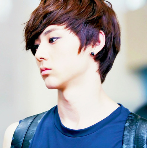 hwang minhyun | 95line | Member nu'est yg paling ganteng | pgn tau lebih banyak? tanyakan pada rumput yg tidak bergoyang ||