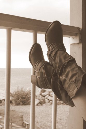 quotinitup's profile picture. quotes about anything and everything