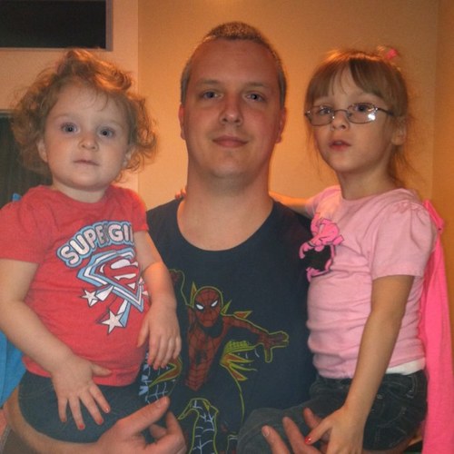 married father of 2 I love comics gi joe toys punk rock and pez http://t.co/6LkkenkG