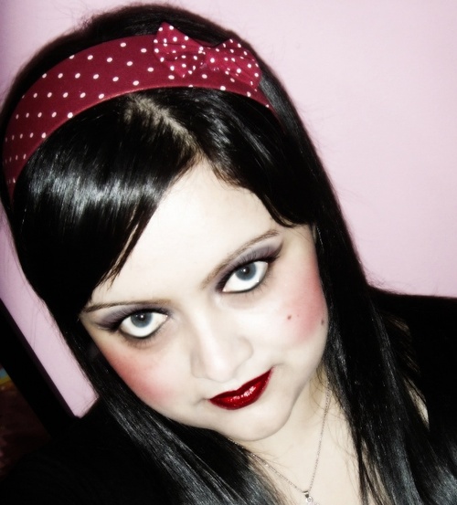 ayisha_sabah's profile picture. As vezes ouço passar o vento; e só de ouvir o vento passar, vale a pena ter nascido. (Fernando Pessoa)