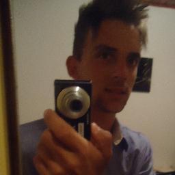 :P http://t.co/6nQ98iErcQ, Uma pessoa feliz ; amigo de todos que merecem; e ce Deus querer futuro modelo. ieiayhsaeahs