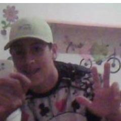 tenho 16 anos escorpião quero uma namorada!!