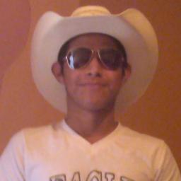 Haz memoria y recuerda que me conociste en presente mas no conoces mi pasado y la sonrisa la provoca ella xq quiero llevarla cuando me muera