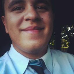 Mestre em Informática como formação, Administrador de Redes como Profissão.