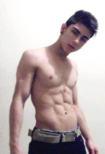 Amo Ser ComO  Soy 
Arquitecto De Sueños 
Quilla I love 
Amigos+Rumba= Buena Diversion
http://t.co/D8FHWUJYas