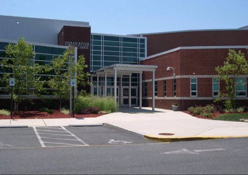 IR_CONFESSIONS's profile picture. 