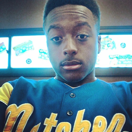 I tweet what I feel! Sophomore at NHS! Soccer player! Love is my addiction!  Class of 2k15!!!!!