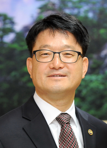 숲을 활력 넘치는 일터, 쉼터, 삶터로 만들겠습니다.