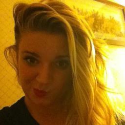 Hello I'm Karin, I am 15 years old, I live in Italy :) 
FOLLOW ME 3