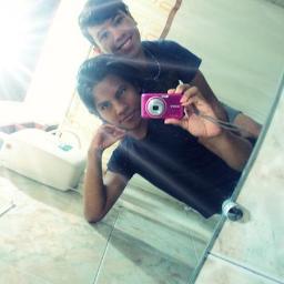 chato , doido , FRESCO , mas acima de tudo é um amigo pra todas as horas , te amo muito, conta cmg sempre BF c: / @mayravalle_