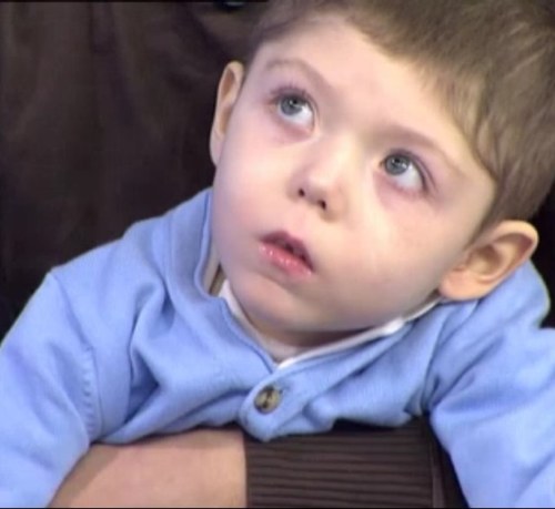 Soy un niño de 10 años con epilepsia criptogenica y necesito ayuda para mi tratamiento.
