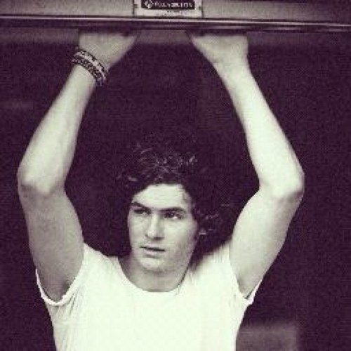 did i trick u hehe :D but srsly i have 5/5 on @tomlinfuckery so follow plz