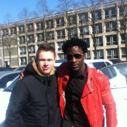 nieuwe twitter met @thomass1238 doe ik niks meer ..
