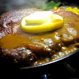大和市南林間のステーキハウスKING'Sです 営業時間は,11:00～22:00 ランチタイム11：00～16:30です！！ランチからガッツリお肉！！米沢牛手ごねハンバーグセット 1580yen AU産高級麦黒牛厚切りステーキセット 2080yen ランチセットはライス特盛無料とこだわりの自家製スープ