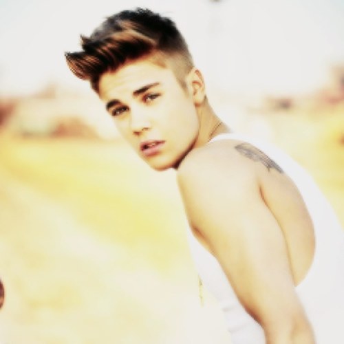Justin Bieber♥ Geordie Shore♥ TheVampireDiaries♥ Kardashians.♥ PLL♥ Summer 2012♥ Justin will always be there for us,like we're for him.♥ Bieber followed me.♥
