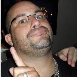 Sou nascido e criado no bairro da Mooca e mais do isso sou Parque da Mooca.Sou Cristão e servo de Deus !!