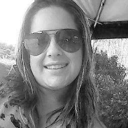ooi
eu sou laviniaa uma menina felizzz q adoraaa filmes principalmente ''saga crepúsculo''