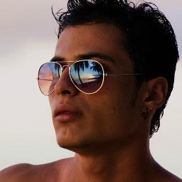 bekerevcev's profile picture. Люди готовы быть кем угодно, лишь бы не быть самими собой.