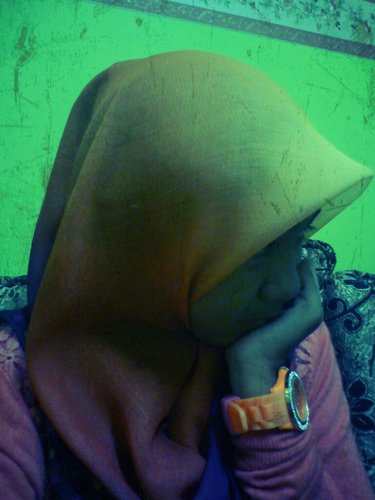 assalamualaikum :') hello ! I'am nurul aisyah , 13 years old , Smk Bertam Perdana . Follow me ? okay ! I follow you back :)