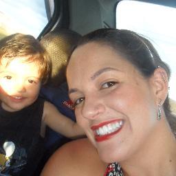 No momento dedico minha vida aos meus filhos...Ramon e Davi! Razão do meu viver.