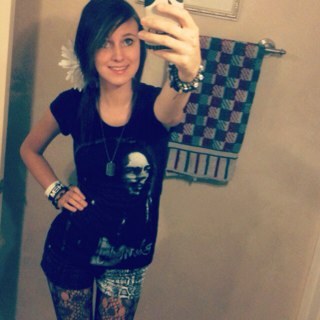 xFlower_Powerx's profile picture. Saving the planet since 1997 !:) my name is ronnye alphia !!!:)