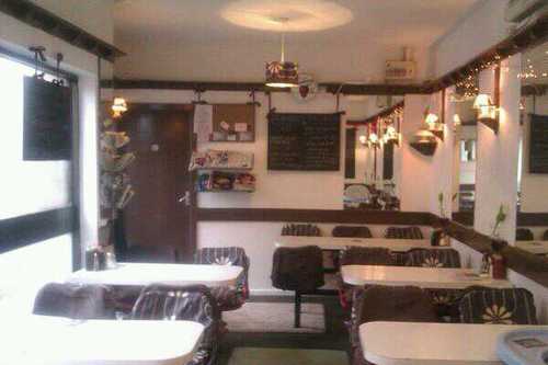 Mon-Sat 9-4pm Sun 10-3.30pm