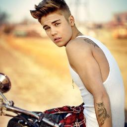 @justinbieber is my everything. He's not a part of my heart, he is my heart!  (I follow back) @carlyraejepsen i love u xx