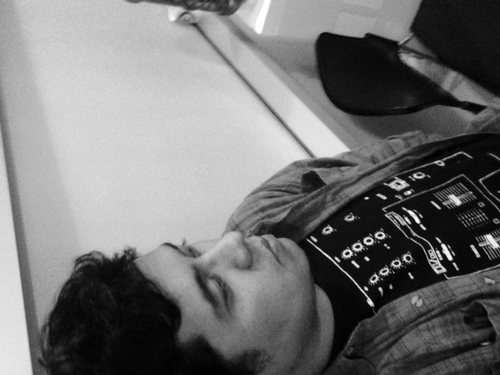 graphics in news and current affairs, frustrated singer..., music addict