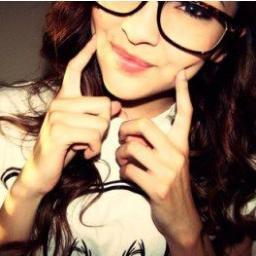 JE_TE_FOLLOW_1's profile picture. Je te follow !! Follow moi pour être follow !