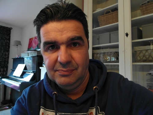 Heeft boek Anaïs geschreven, over Eric die verliefd wordt op een vrouw die er niet meer is. Wie heeft haar vermoord en wat kan Eric nog voor haar doen?