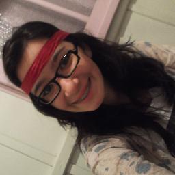 Coloque sua música favorita para tocar, respire fundo e faça o que de melhor sabe fazer : Ser você ;)) .. Amo Demais @ChayLeao e @melfronckowiak ♥