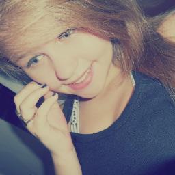 Prazer, i'm karine and idiot (: