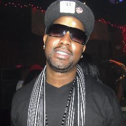 IT'S AFFICIALHITS IMA ARTIST LET ME DRAW YOU A VERBAL PICTURE!