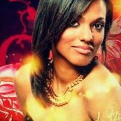 I was just a student when he came into my life like a hurricane.He saved the life of all. I'm Martha jones a time traveller and i love the Doctor// rp +18