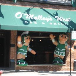 O'Malleys West is a bar and grill located in the heart of Lincoln Park. Watch your team play here or book a party in the best private party room in Chicago!