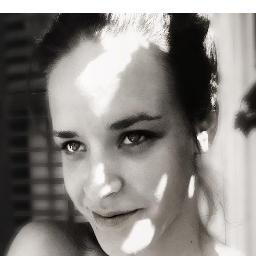 She's mad but she's magic.
There's no lie in her fire.