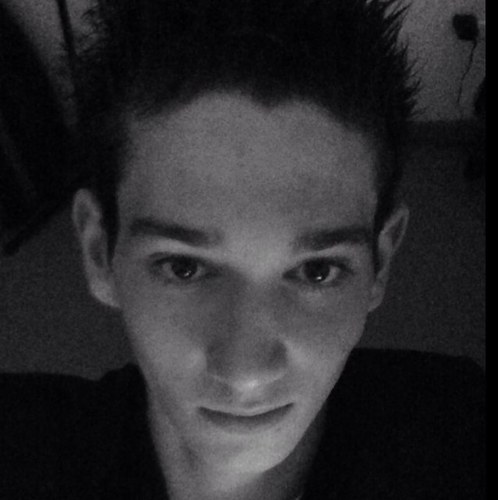 Bapt23's profile picture. La vie c'est comme une boite de chocolat ; on ne sait jamais sur quoi on va tomber. T'es tombé sur moi et tu le regretteras pas ! #basket