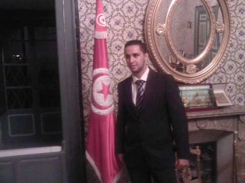 Boussarsarjihed's profile picture. L'amour de la patrie est plus fort qu'autre amour. on doit meme tout faire pour en sacrifier et donner à la Tunisie ce qu'elle méritera vraiment.